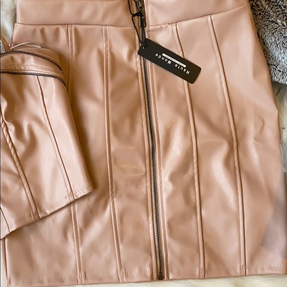 blush pink leather bra top and pencil skirt set - Picture 3 of 12